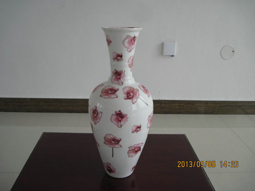 大辽瓷釉上彩花瓶1