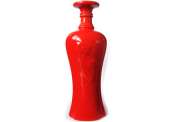 红釉酒瓶